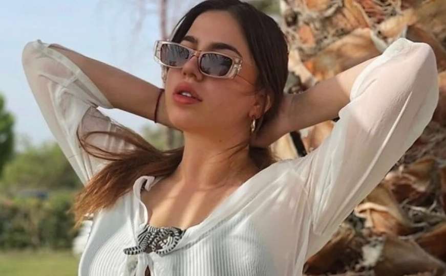 Kćerka Zdravka Čolića iznenadila fanove svojim novim fotografijama sa plaže